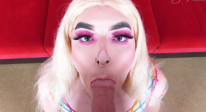 Colorful Sissy Loves to Suck Dick